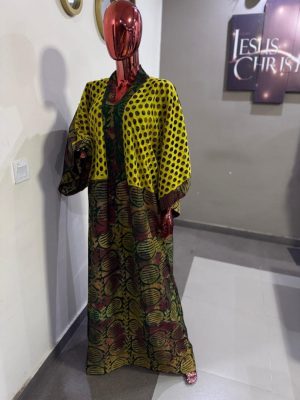 Adire boubou mixed with dry lace Free size (Size 14-18)
- FMU1037