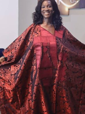 Female taffeta boubou with embroidery Free size (Size 14-20)
- FMU0903