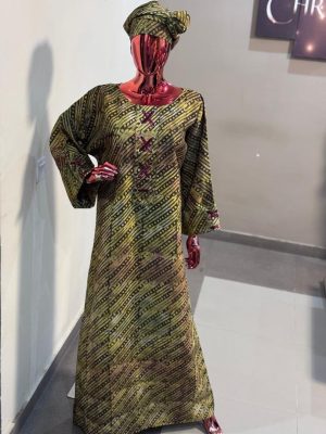 Adire kaftan with velvet patterning infront and hand Free size (Size 12-18)
- FMU0917
