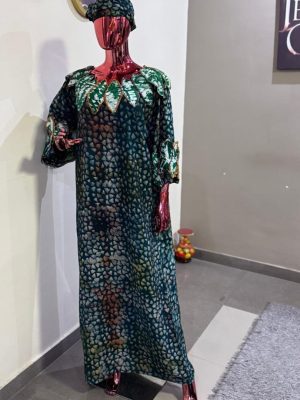 Adire kaftan mixed with cotton Ankara and beaded Free size (size 14-18)
- FMU1054